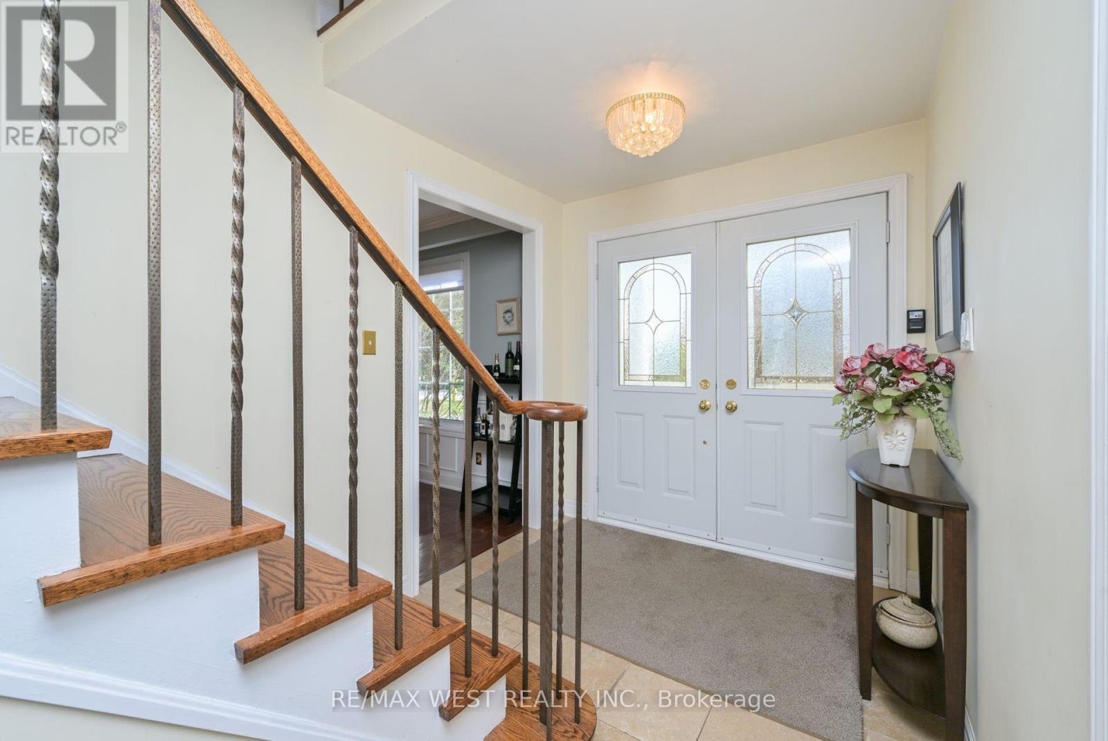 Property at 24 CEDARWOOD CRESCENT image 4