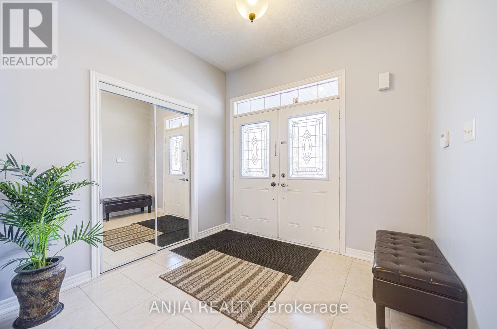 100 James Mccullough Road, Whitchurch-Stouffville, Ontario  L4A 0Z2 - Photo 3 - N12110837