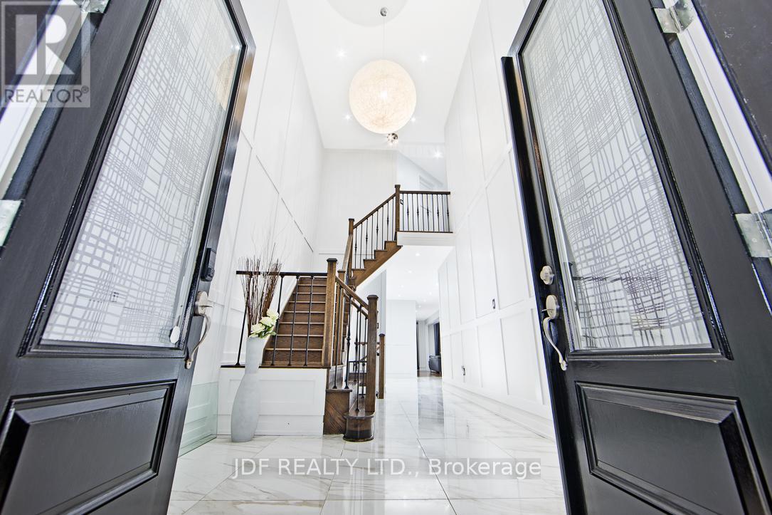 Property at 125 CRANBROOK CRESCENT image 4
