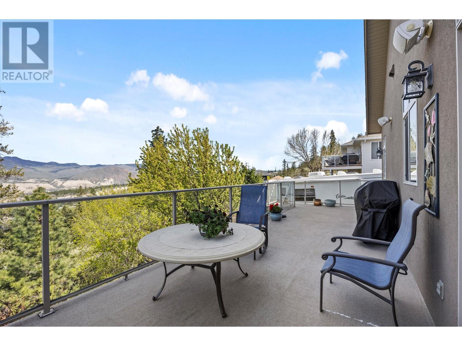 Property at 4767 UPLANDS Drive image 4