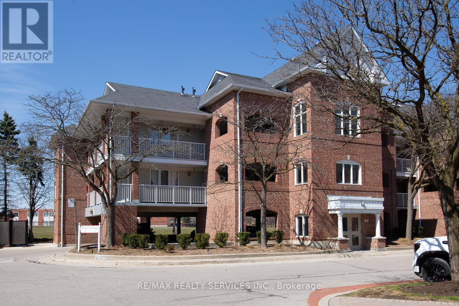 Property at 210 - 103 BRISTOL ROAD E image 2