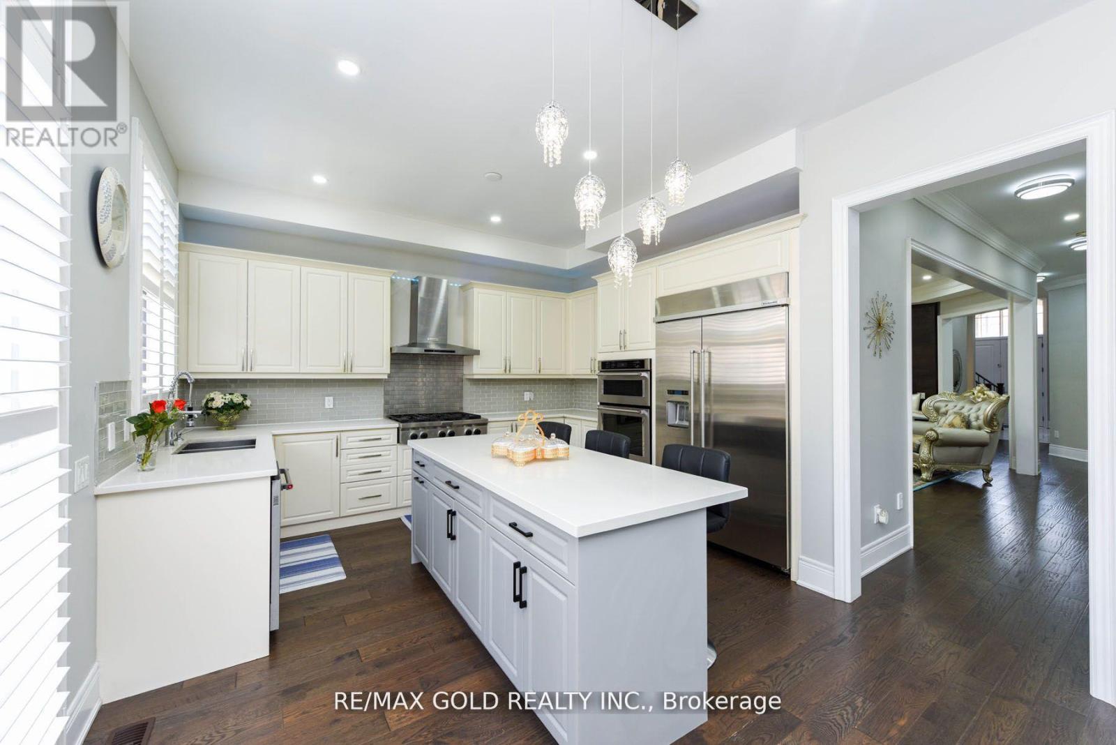 16 Dairymaid Road, Brampton, Ontario  L6X 5P9 - Photo 11 - W12110897