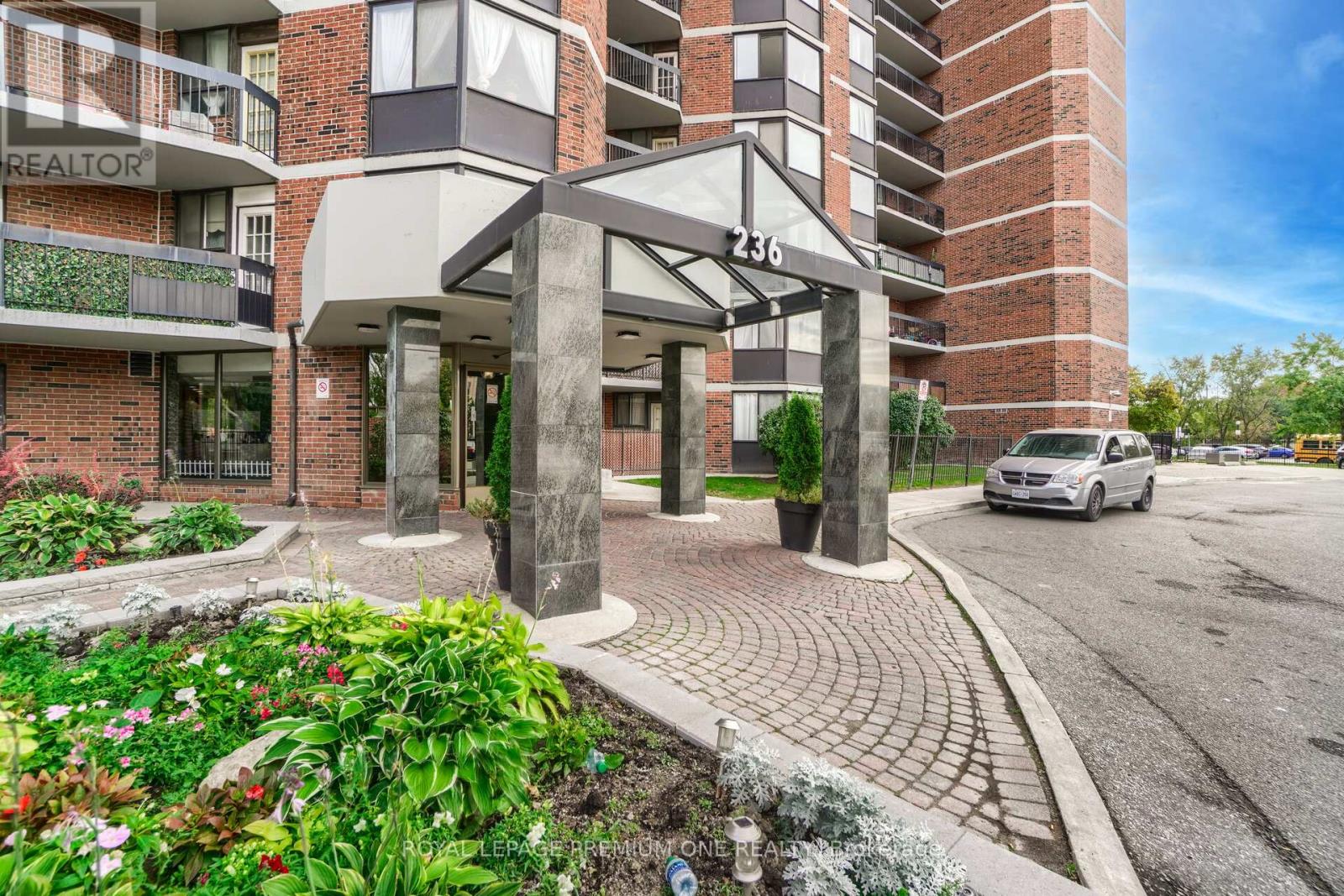 310 - 236 Albion Road, Toronto, Ontario  M9W 6A6 - Photo 3 - W12110981