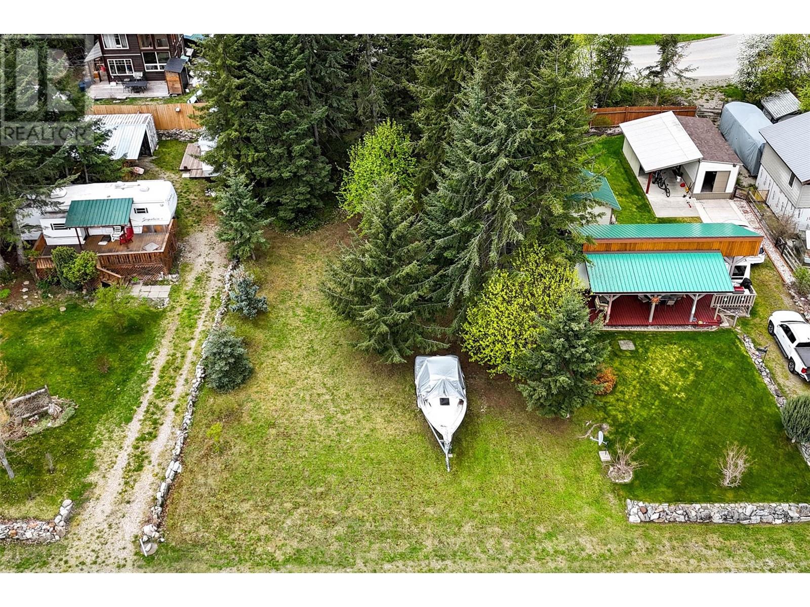 Lots 22, 23, 24 Main Street, Lardeau, BC V0G1M0