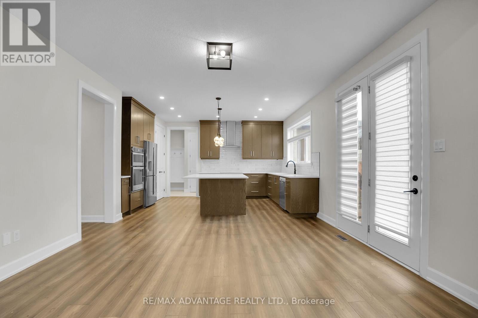 6416 Old Garrison Boulevard, London South, Ontario  N6P 0G2 - Photo 10 - X12111019