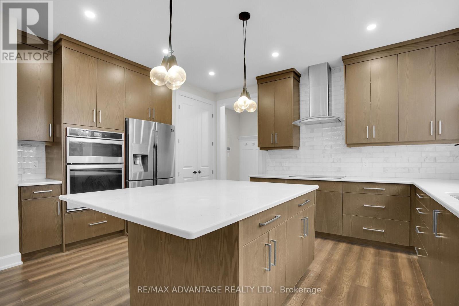 6416 Old Garrison Boulevard, London South, Ontario  N6P 0G2 - Photo 12 - X12111019