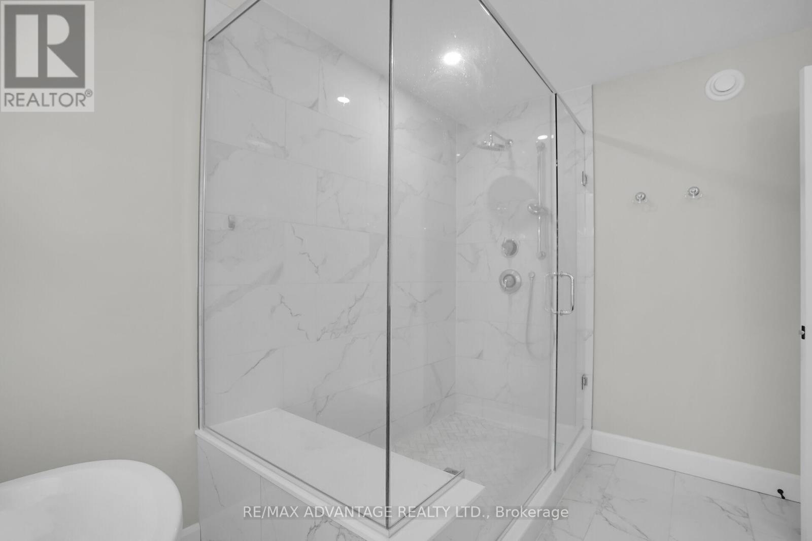 6416 Old Garrison Boulevard, London South, Ontario  N6P 0G2 - Photo 28 - X12111019