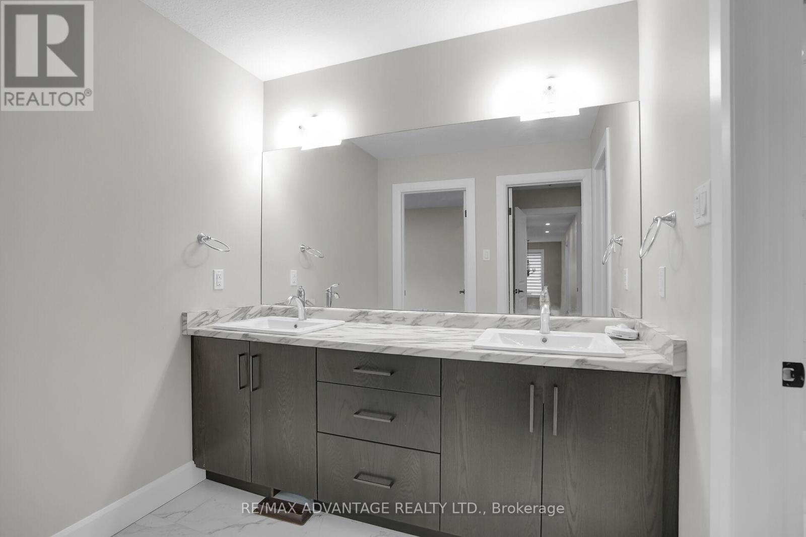 6416 Old Garrison Boulevard, London South, Ontario  N6P 0G2 - Photo 35 - X12111019