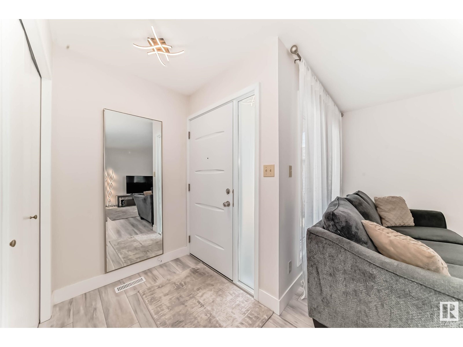 Property at 18721 70 AV NW image 5