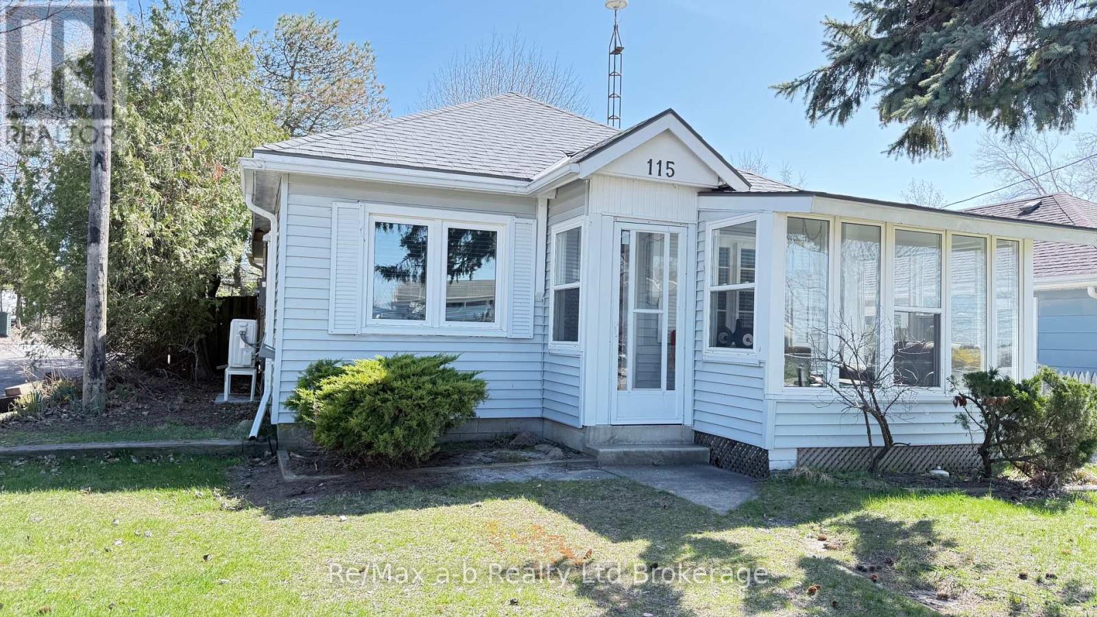 115 Erie Boulevard, Norfolk, Ontario  N0E 1M0 - Photo 2 - X11980176