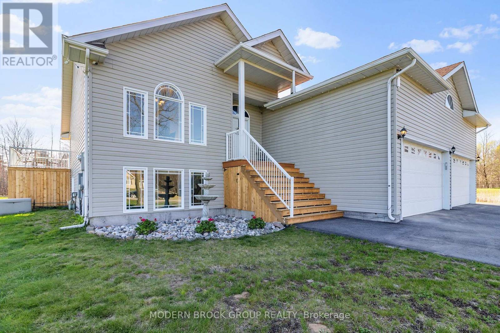 Property at 1444 MAPLEWOOD DRIVE image 1