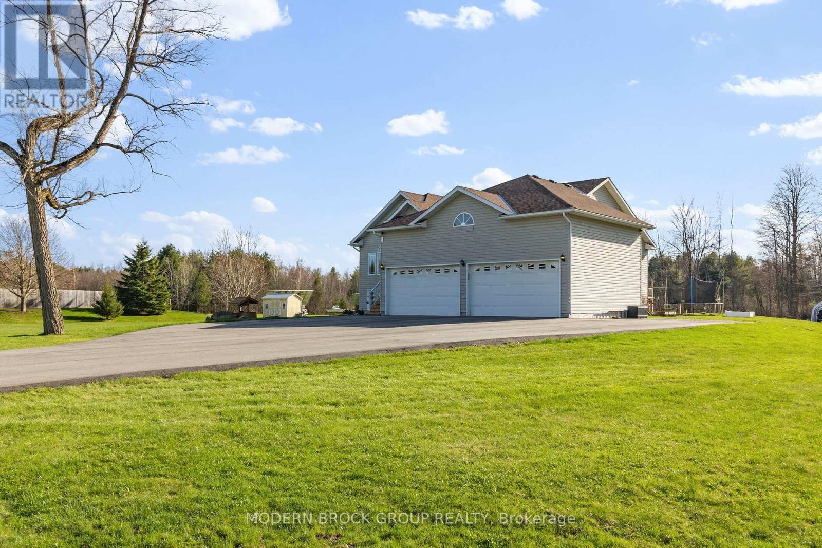 Property at 1444 MAPLEWOOD DRIVE image 3