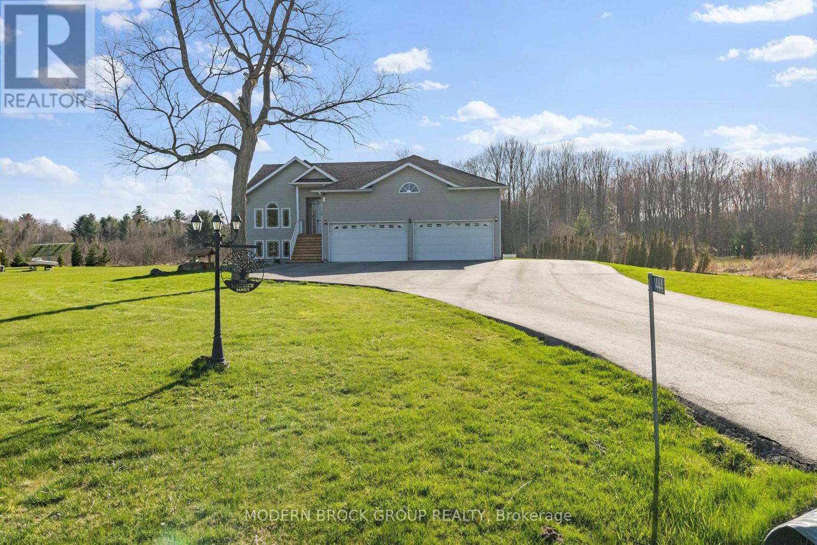 Property at 1444 MAPLEWOOD DRIVE image 4