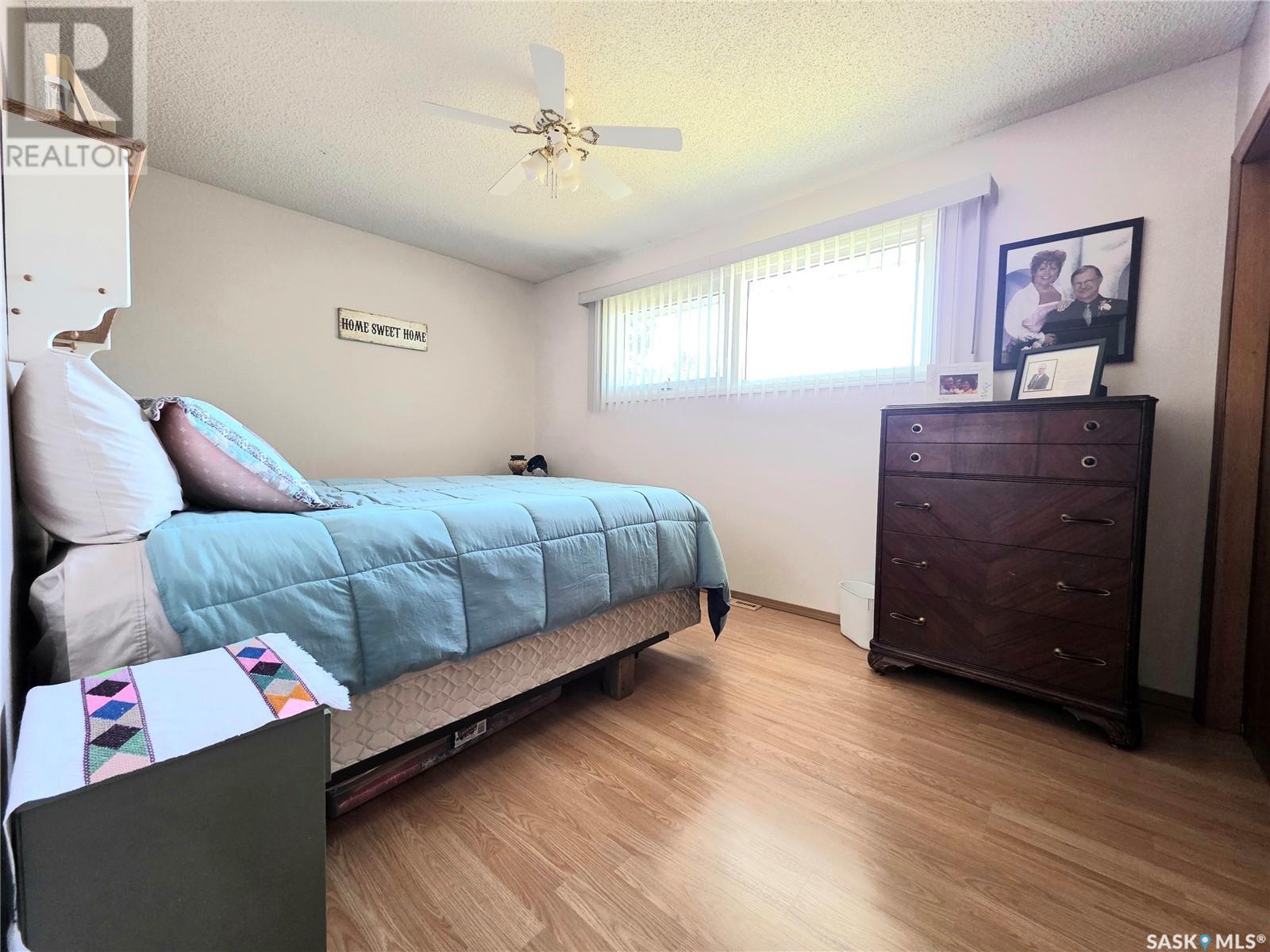 101 Fraser Avenue, Oxbow, Saskatchewan  S0C 0B6 - Photo 15 - SK003902