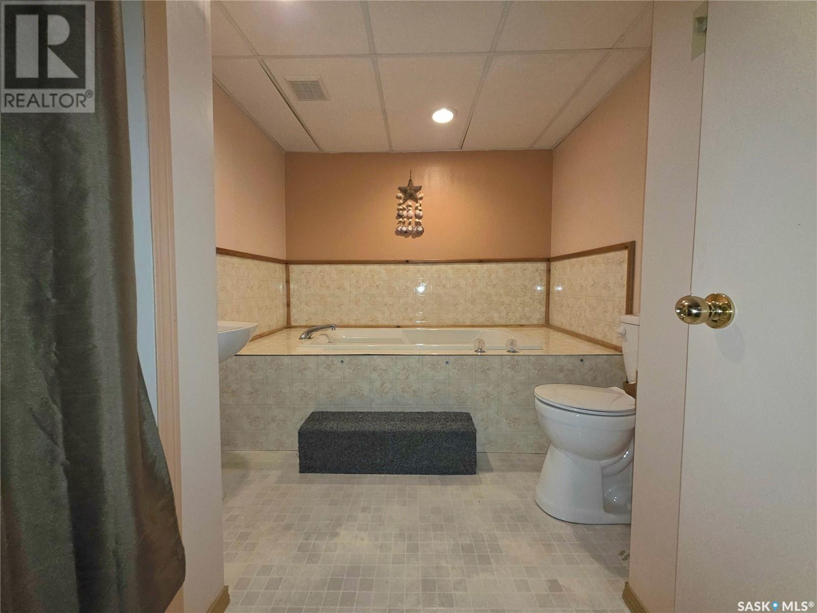 101 Fraser Avenue, Oxbow, Saskatchewan  S0C 0B6 - Photo 28 - SK003902