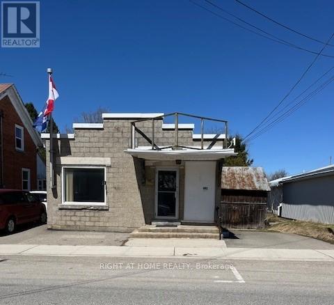 8 MAIN STREET N, Rideau Lakes, Ontario