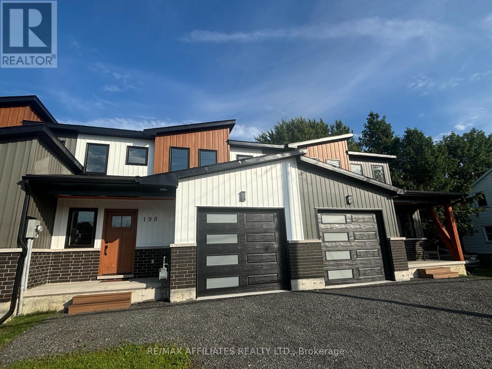 Property at 19B DUNDAS STREET image 2
