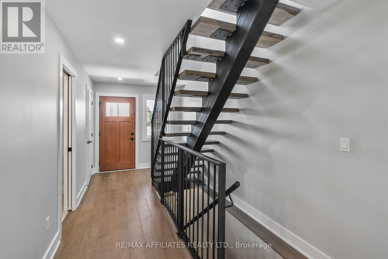 Property at 19B DUNDAS STREET image 4