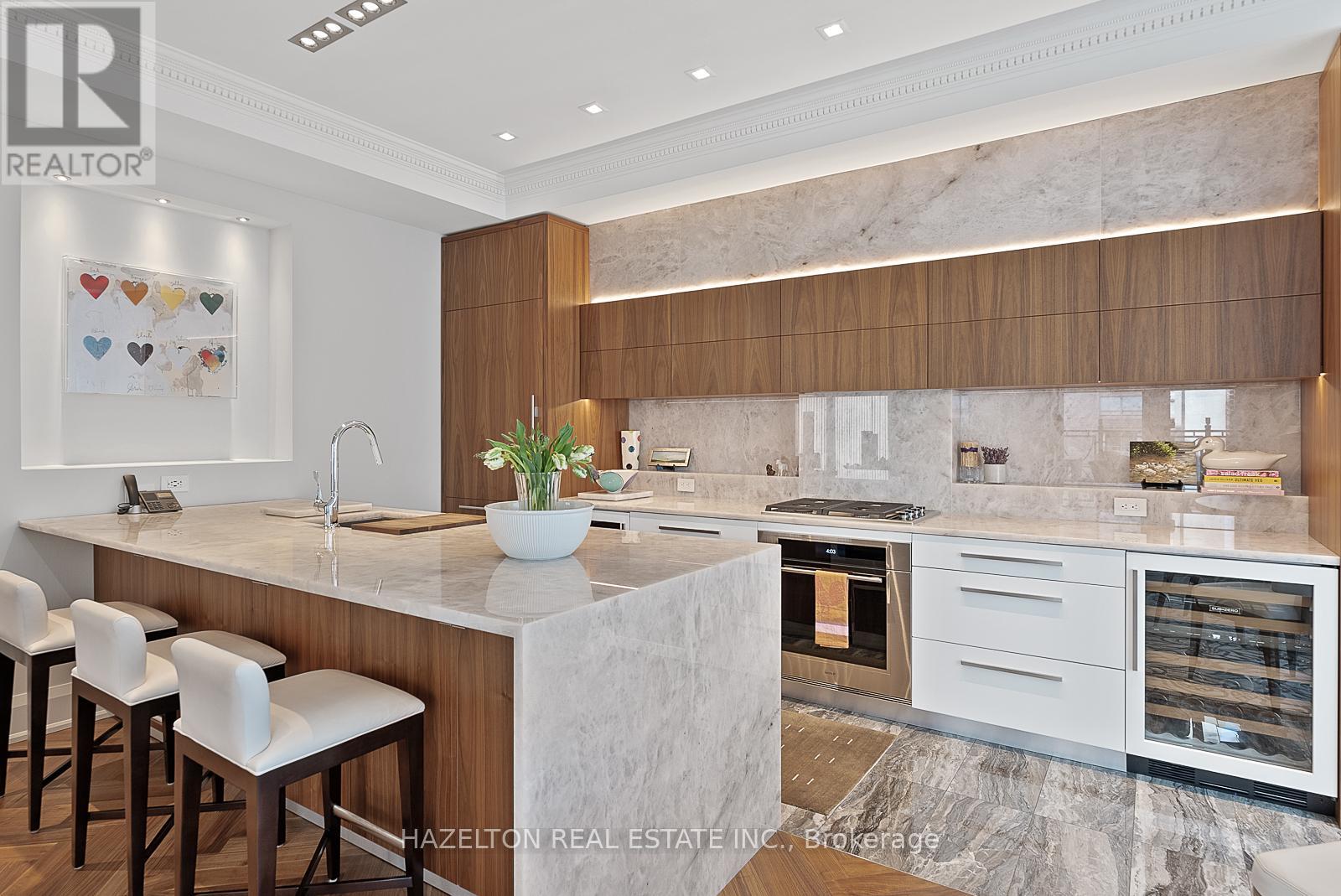 7d - 1 St Thomas Street, Toronto, Ontario  M5S 3M5 - Photo 6 - C12111032