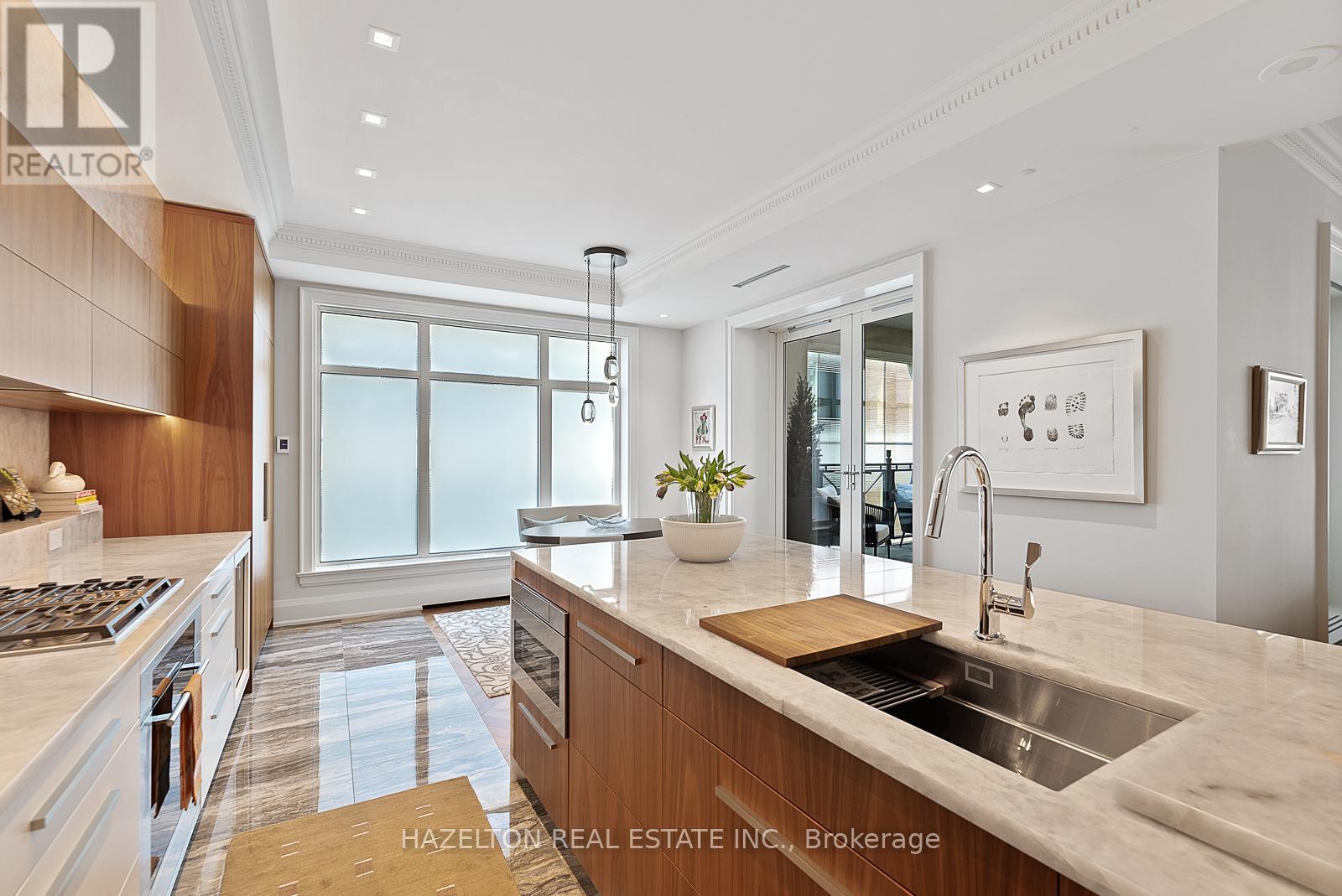 7d - 1 St Thomas Street, Toronto, Ontario  M5S 3M5 - Photo 8 - C12111032