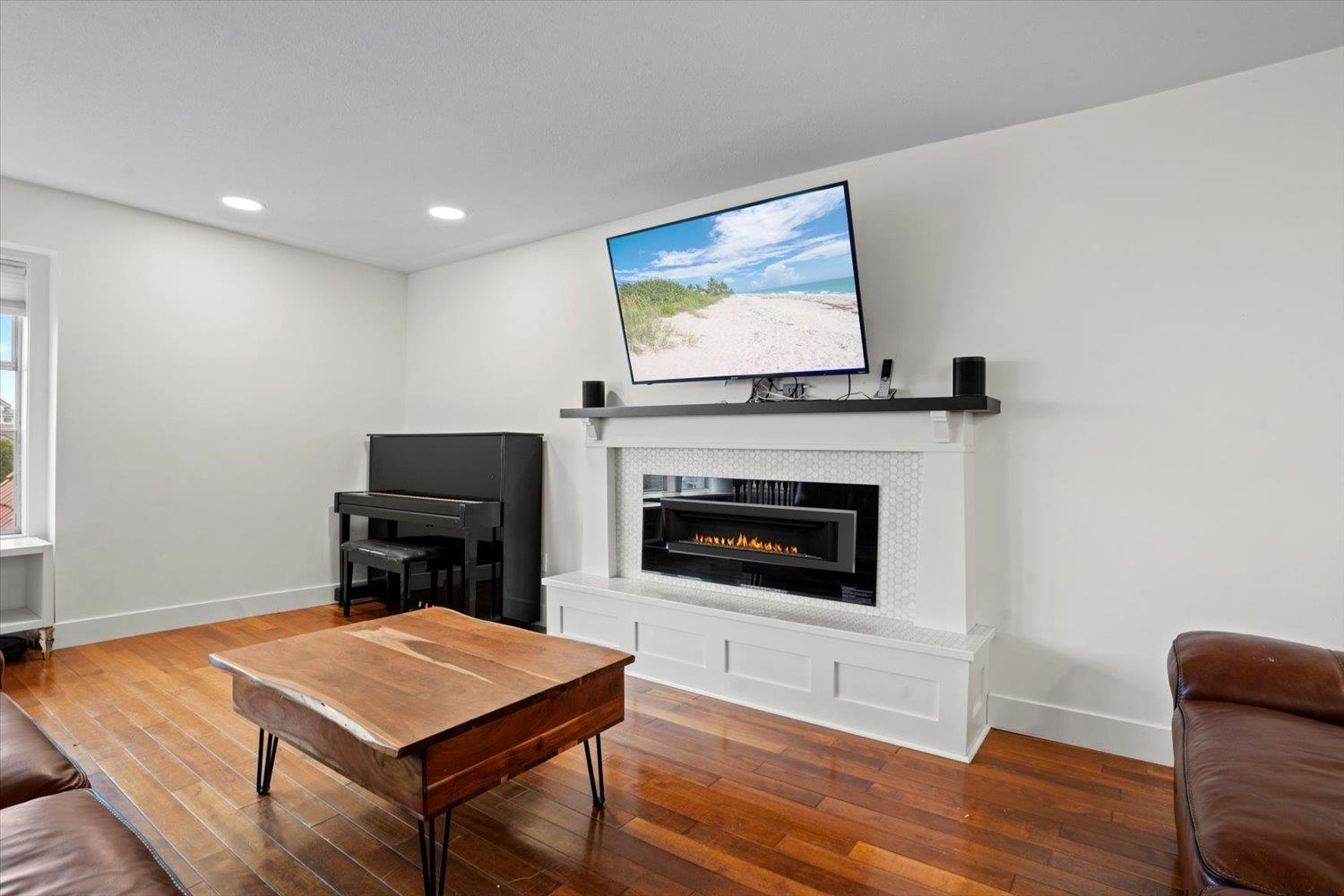 33343 Hodson Place, Mission, British Columbia  V2V 6J6 - Photo 12 - R2989074