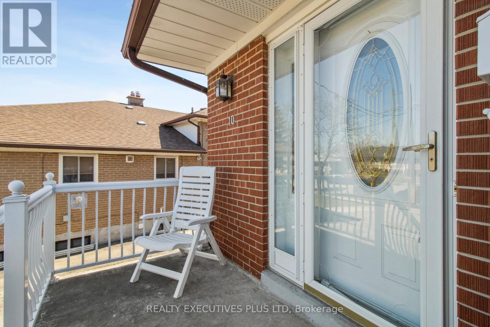 10 Bemberg Court, Toronto, Ontario  M9W 3V5 - Photo 5 - W12073665