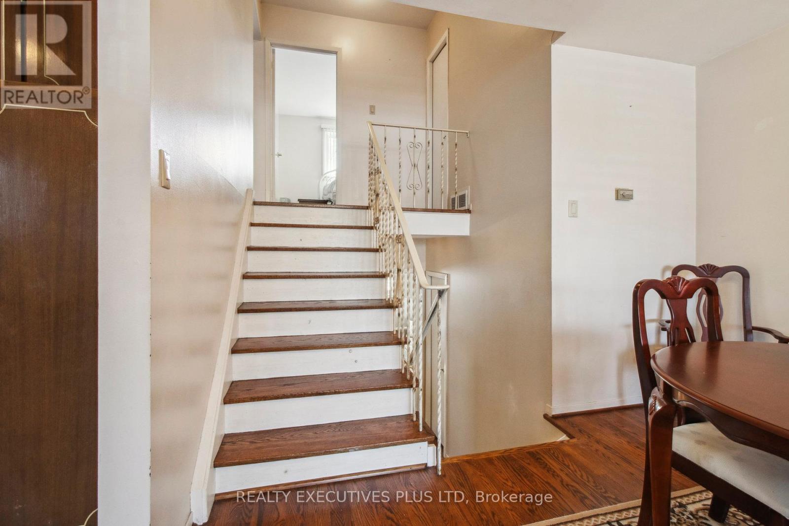 10 Bemberg Court, Toronto, Ontario  M9W 3V5 - Photo 11 - W12073665