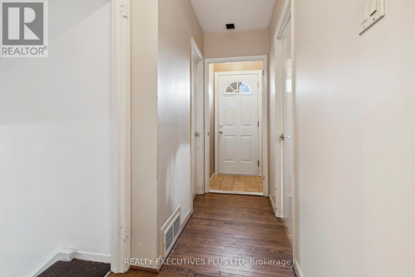10 Bemberg Court, Toronto, Ontario  M9W 3V5 - Photo 18 - W12073665