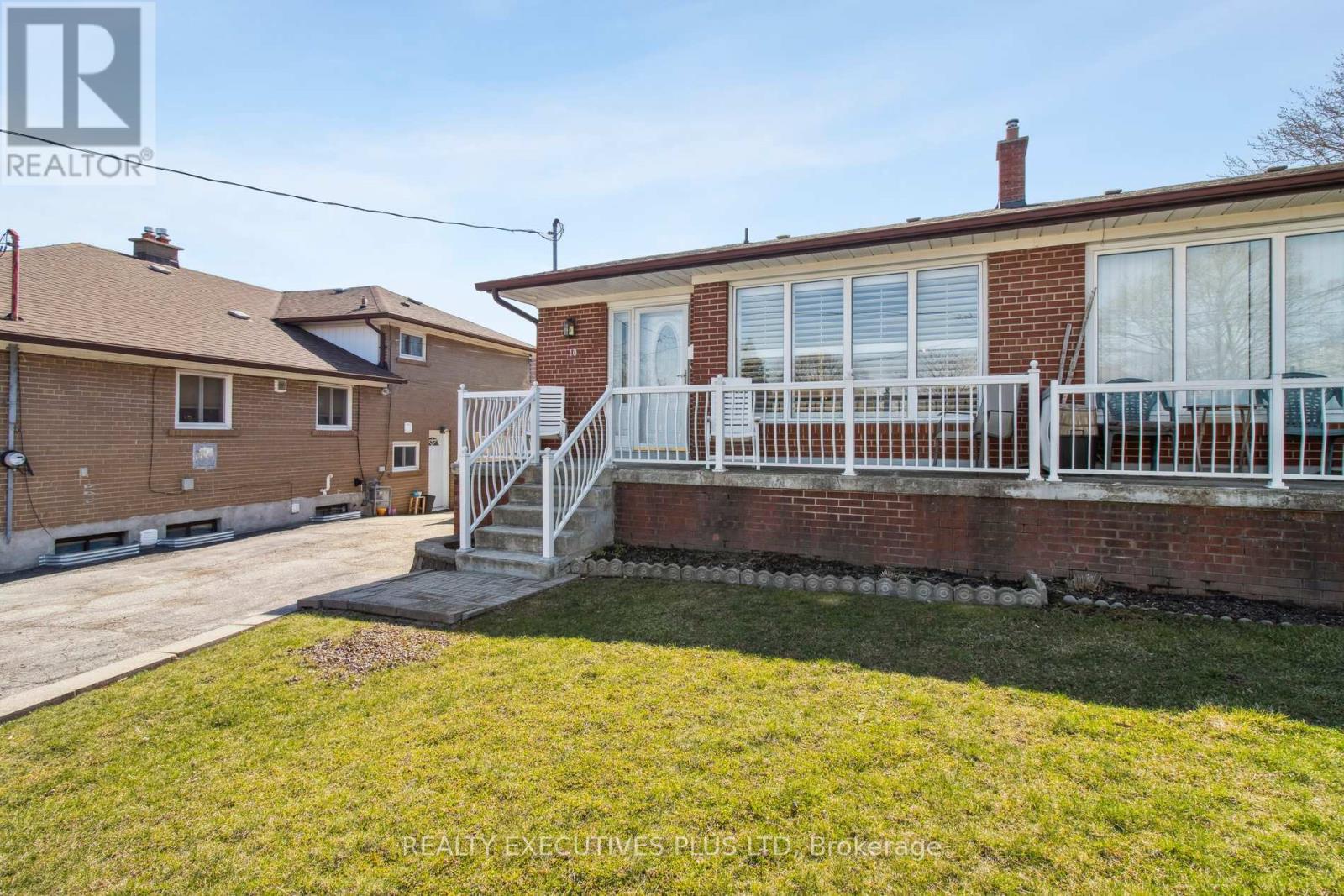 10 Bemberg Court, Toronto, Ontario  M9W 3V5 - Photo 3 - W12073665