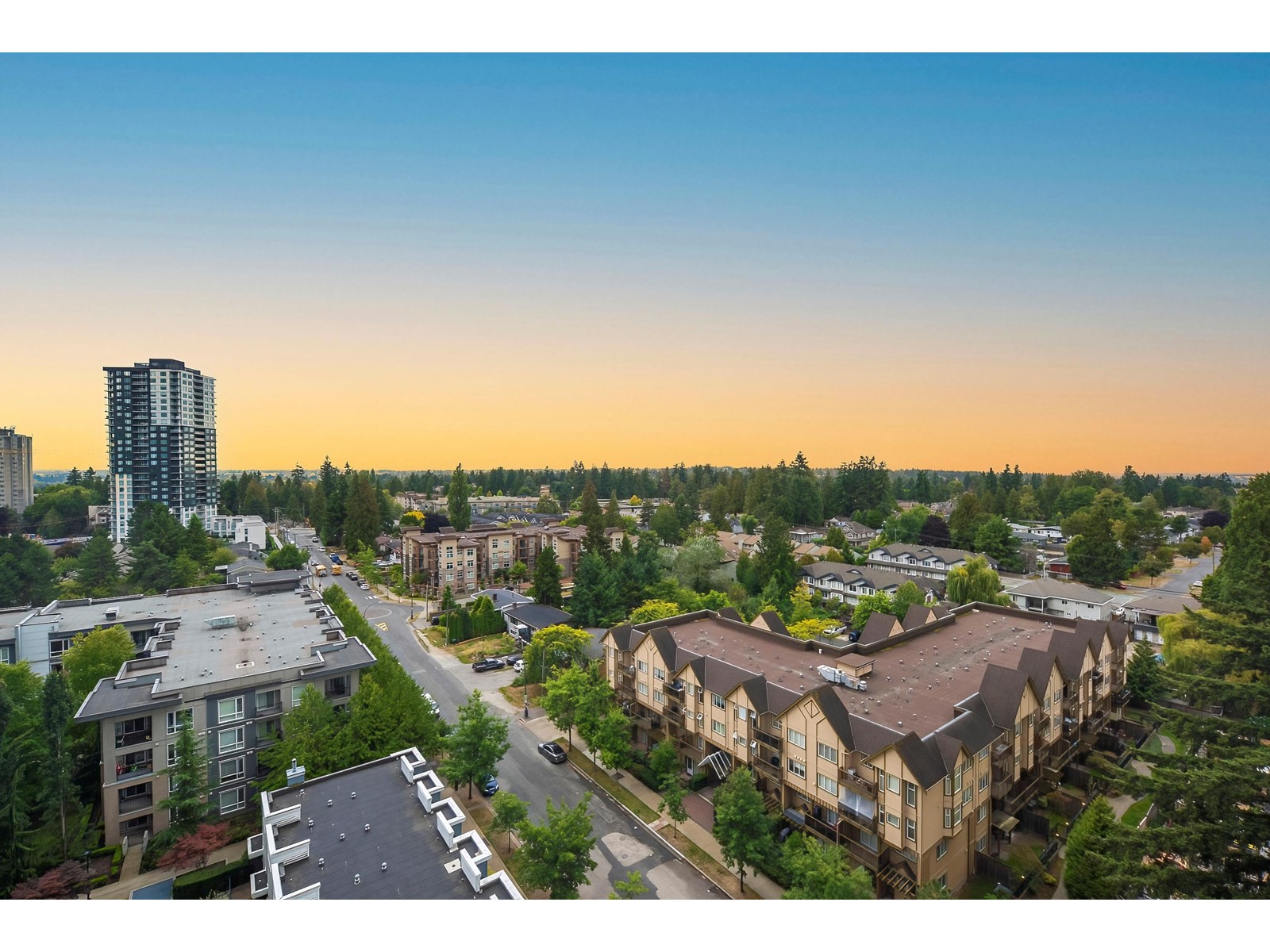1206 13308 CENTRAL AVENUE, surrey, British Columbia