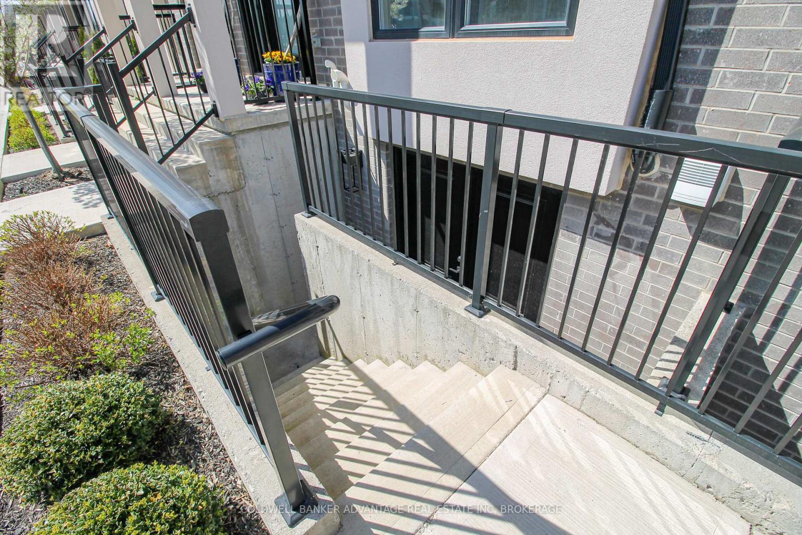 Property at 153 SUMMERSIDES BOULEVARD image 3