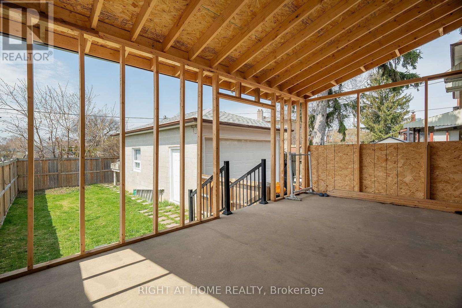 76 Habitant Drive, Toronto, Ontario  M9M 2P2 - Photo 24 - W12110994