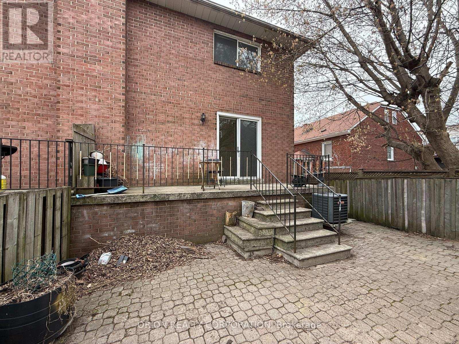Upper - 274 Viewmount Avenue, Toronto, Ontario  M6B 1V2 - Photo 37 - W12111112
