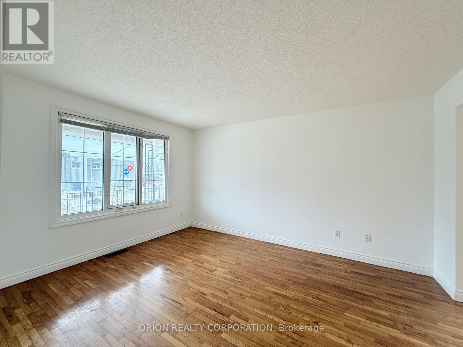 Upper - 274 Viewmount Avenue, Toronto, Ontario  M6B 1V2 - Photo 8 - W12111112