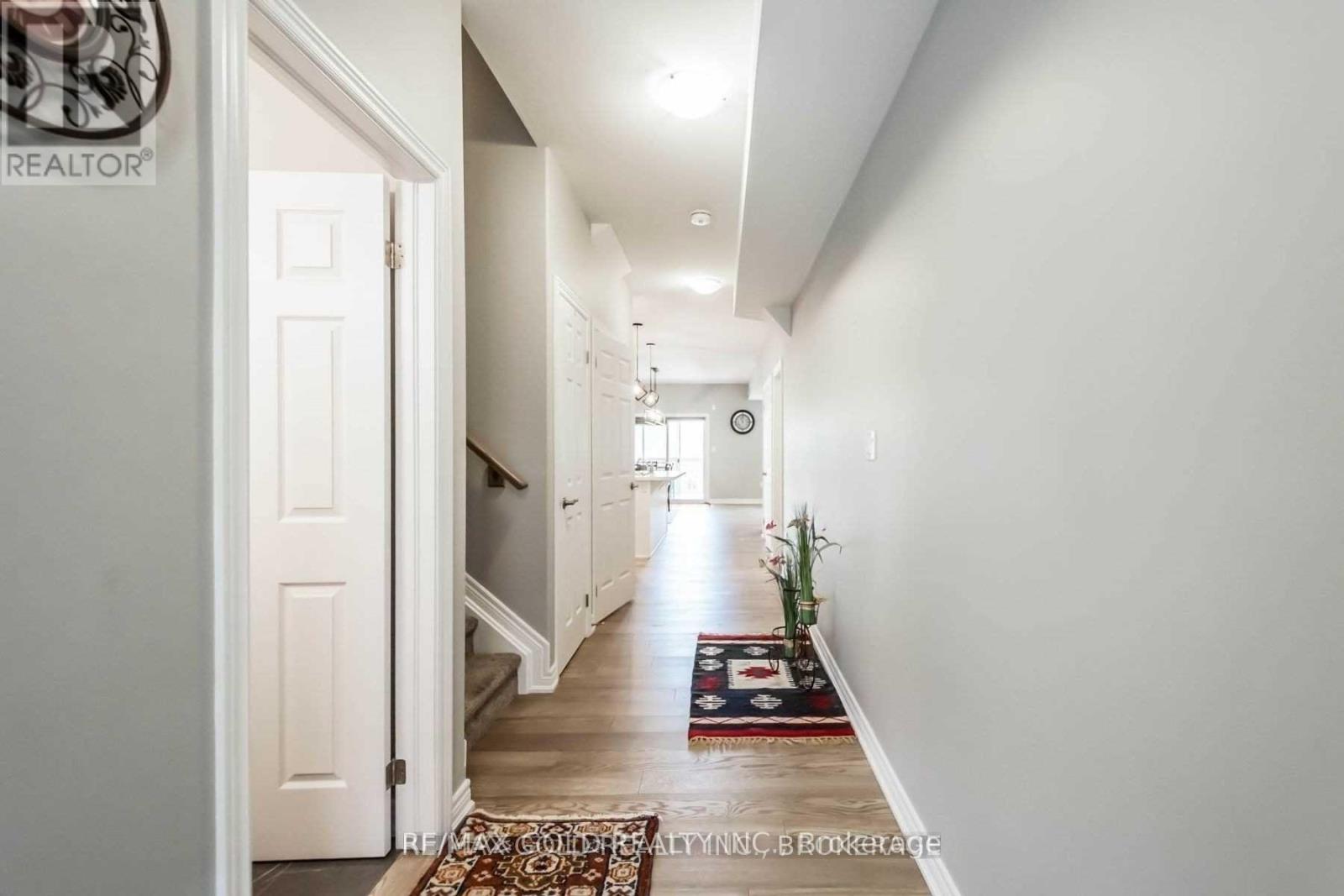 10 Thomas Burns Common, St. Catharines, Ontario  L2N 0B1 - Photo 3 - X12111011