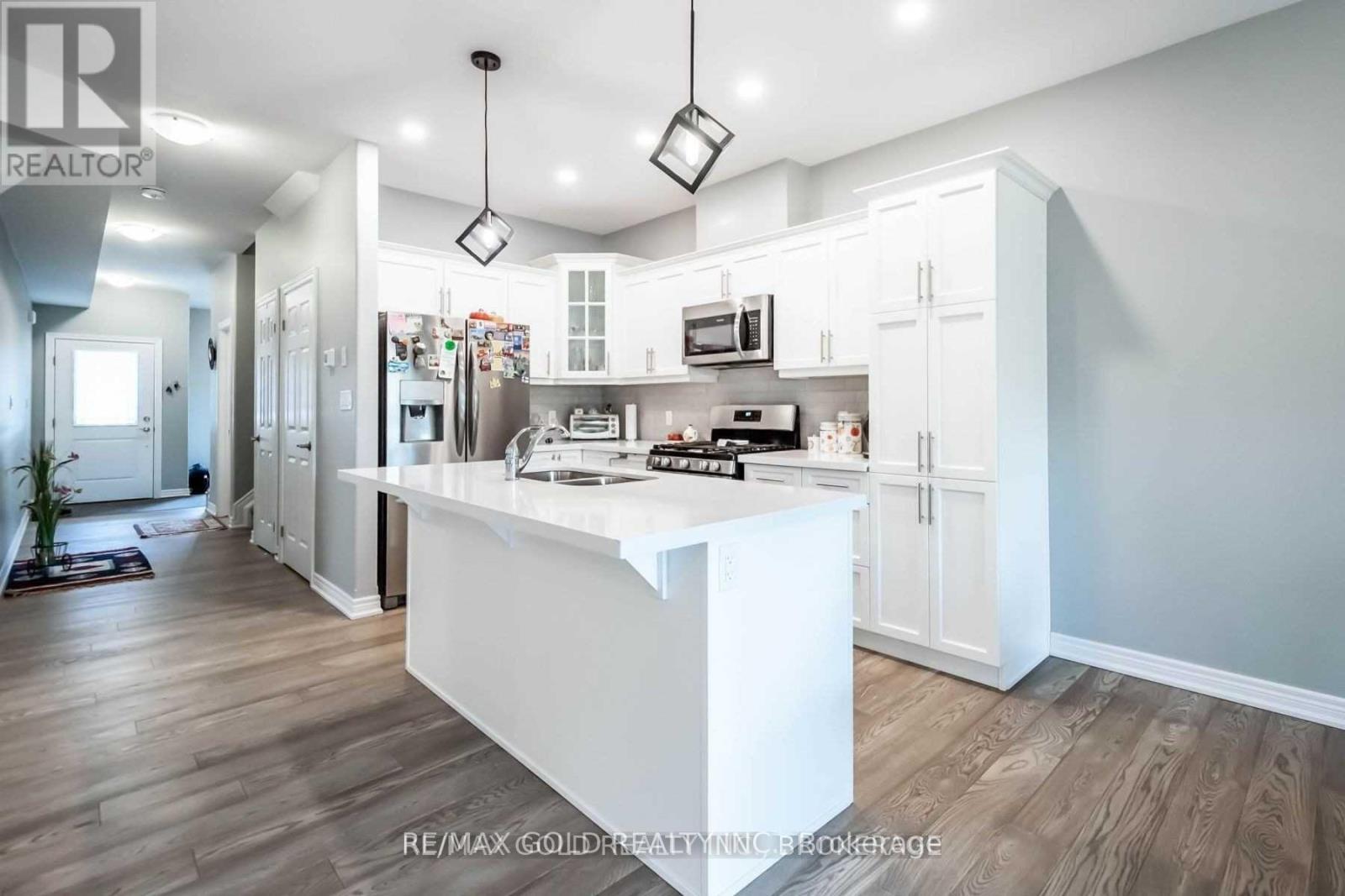 10 Thomas Burns Common, St. Catharines, Ontario  L2N 0B1 - Photo 6 - X12111011
