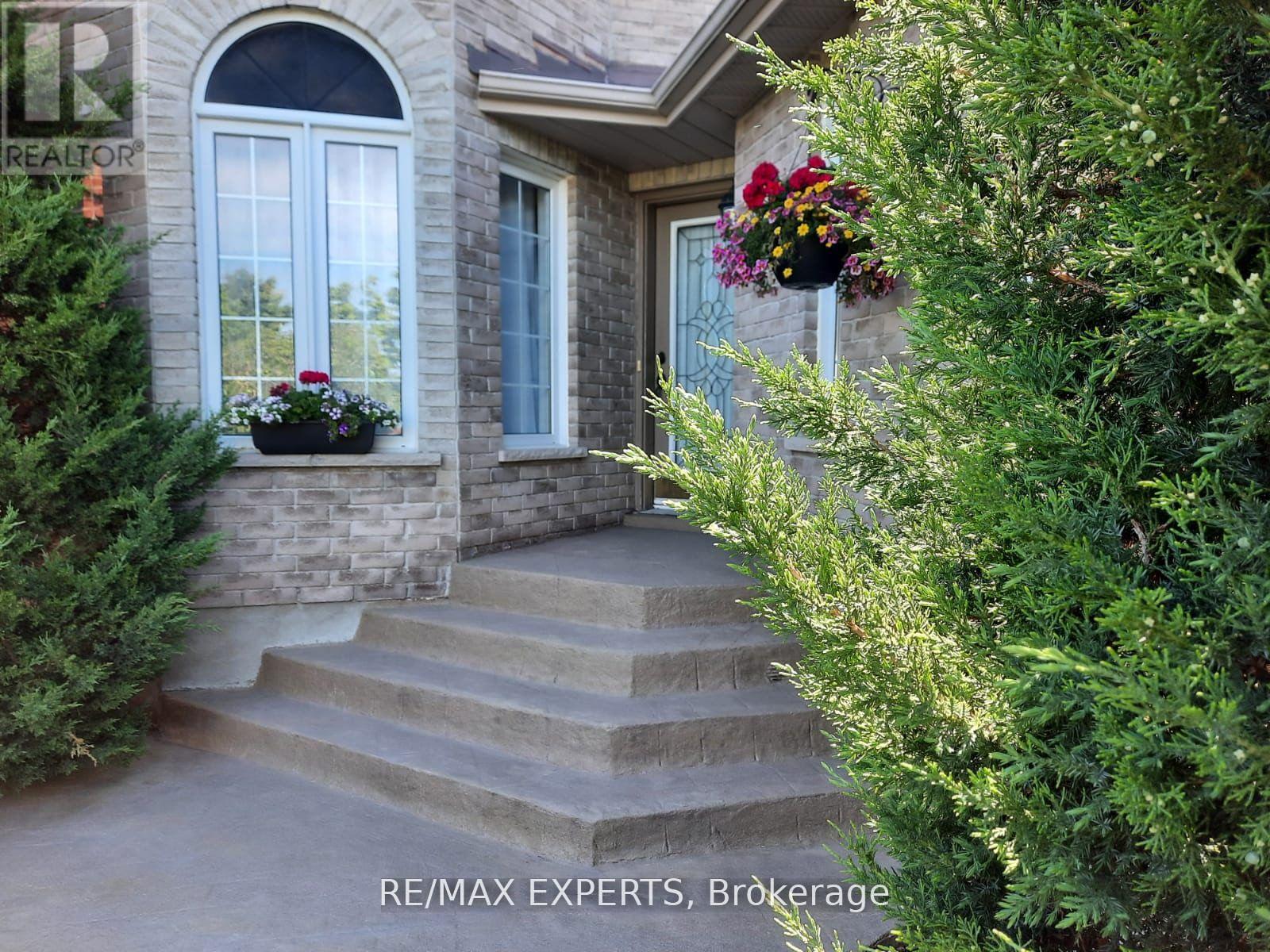 Property at 5 KELSEY CRESCENT image 2