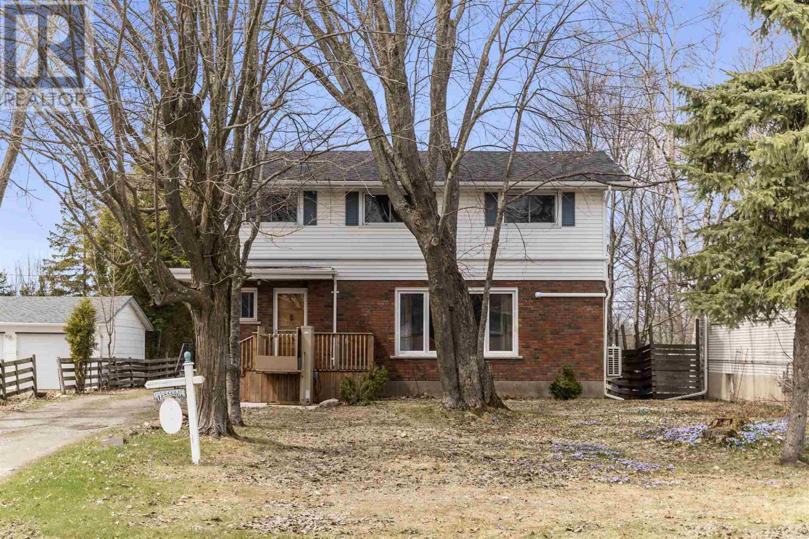 211 Reid St, Sault Ste. Marie, Ontario  P6B 4T8 - Photo 2 - SM250895