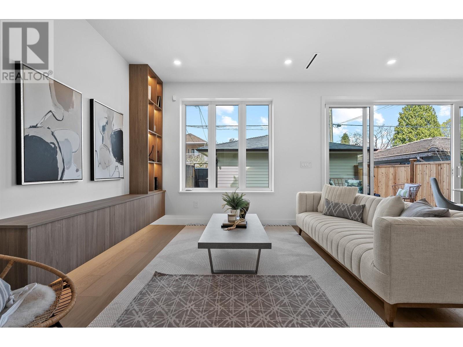 2 2253 Grant Street, Vancouver, British Columbia  V5L 2Z6 - Photo 4 - R2992337