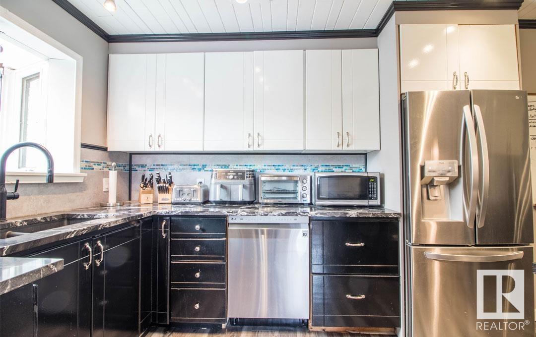 Property at 11239 105 ST NW NW image 3