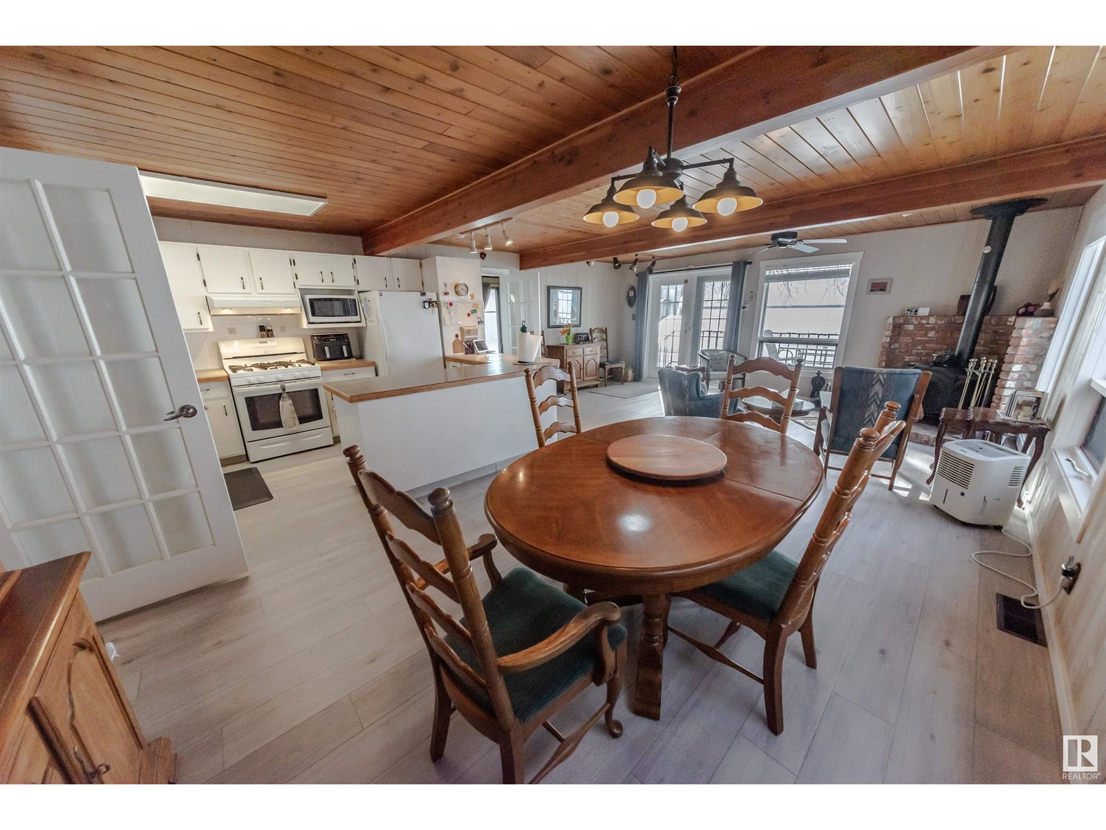 Property at 707 7 ST image 3