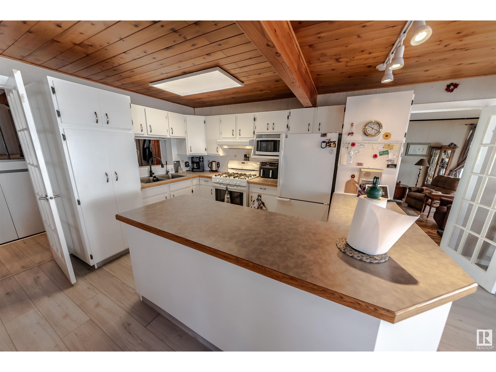 Property at 707 7 ST image 5
