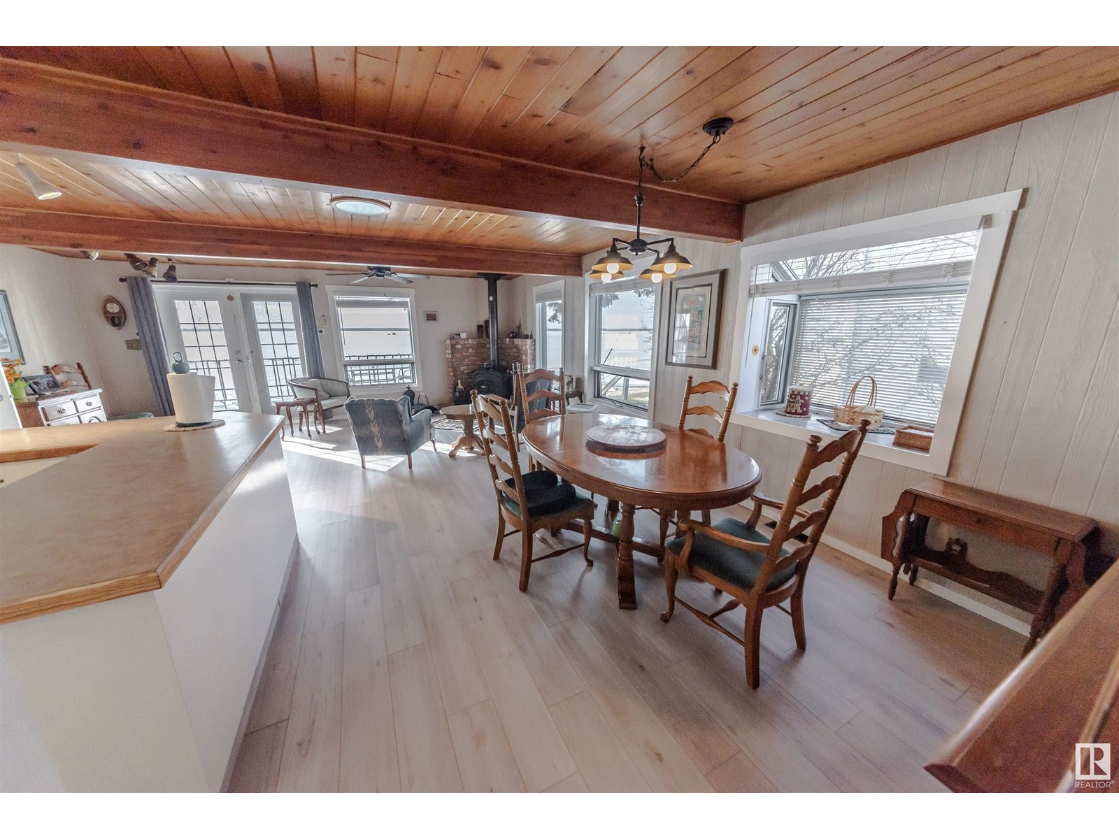 Property at 707 7 ST image 2