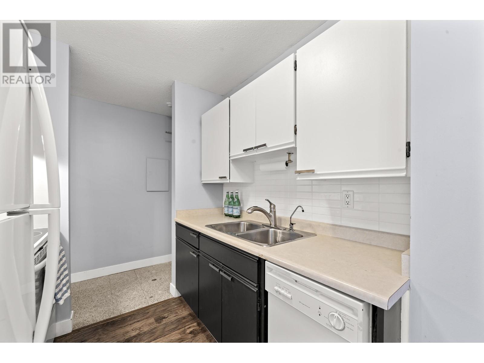 309 1195 Pipeline Road, Coquitlam, British Columbia  V3B 6J5 - Photo 4 - R2995685