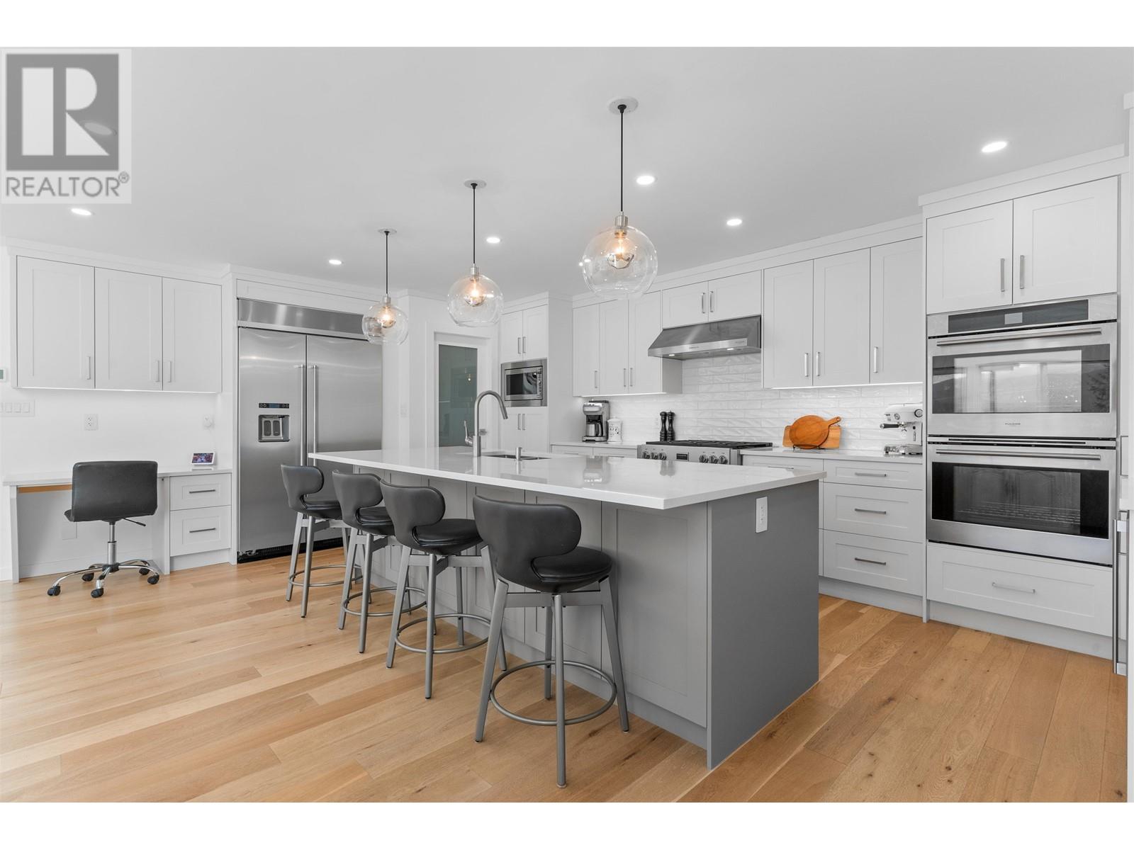 Property at 2387 CALEDONIA AVENUE image 3