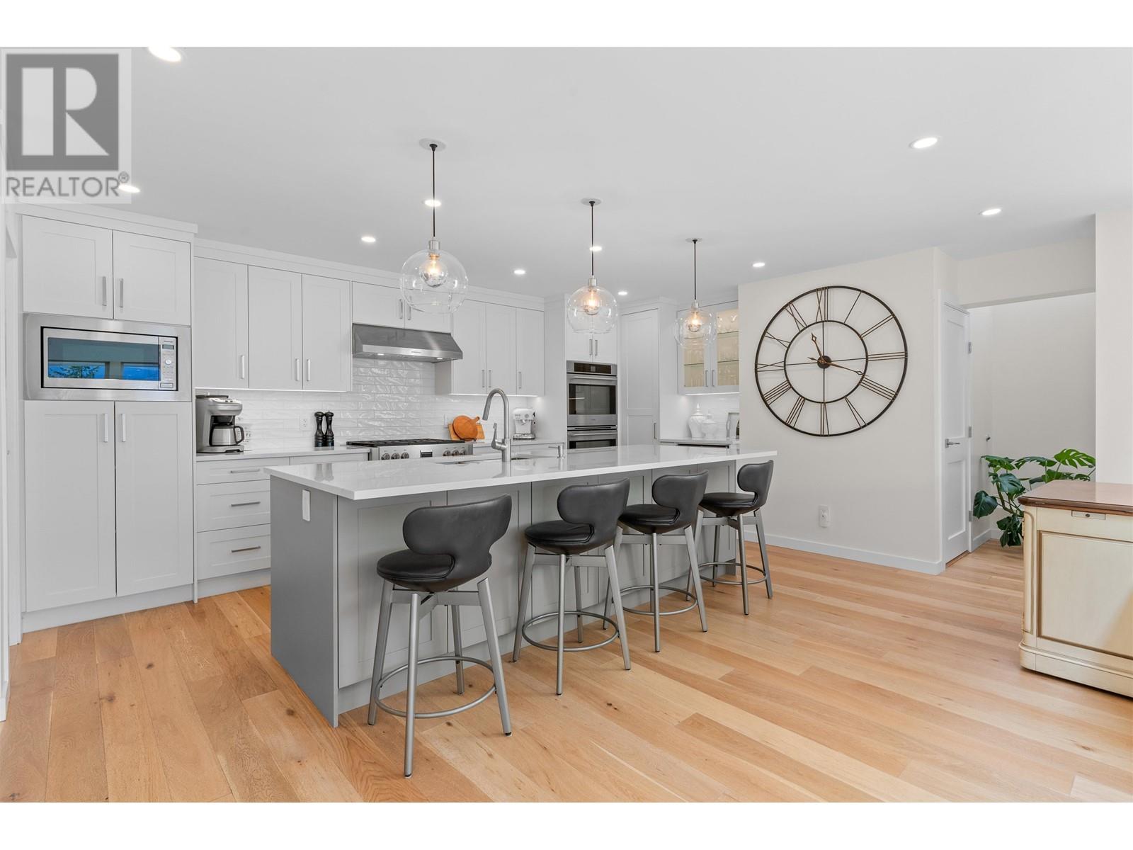 Property at 2387 CALEDONIA AVENUE image 4