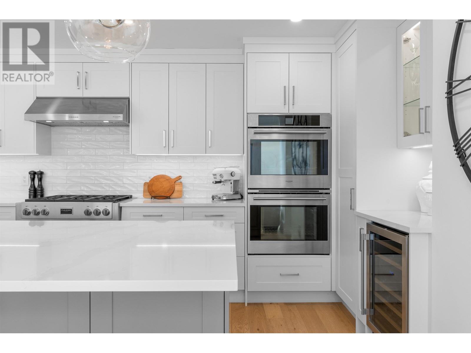 Property at 2387 CALEDONIA AVENUE image 5
