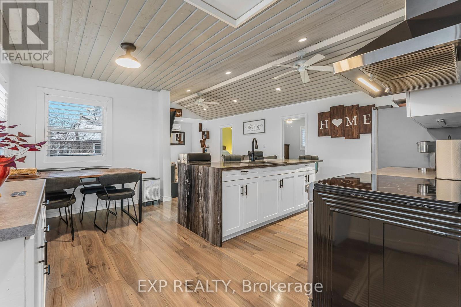 Property at 2011 LAKESHORE ROAD image 4