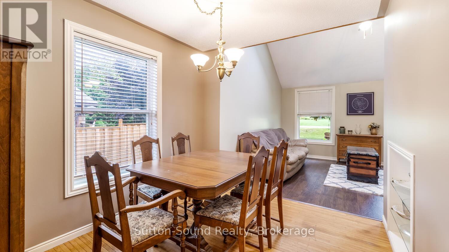 105 Boundary Road, Chatsworth, Ontario  N0H 1G0 - Photo 17 - X12111154