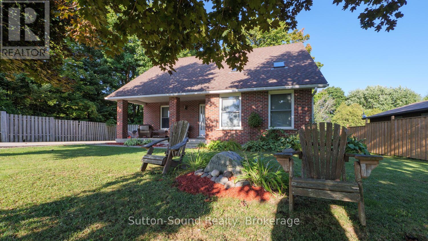 105 Boundary Road, Chatsworth, Ontario  N0H 1G0 - Photo 3 - X12111154